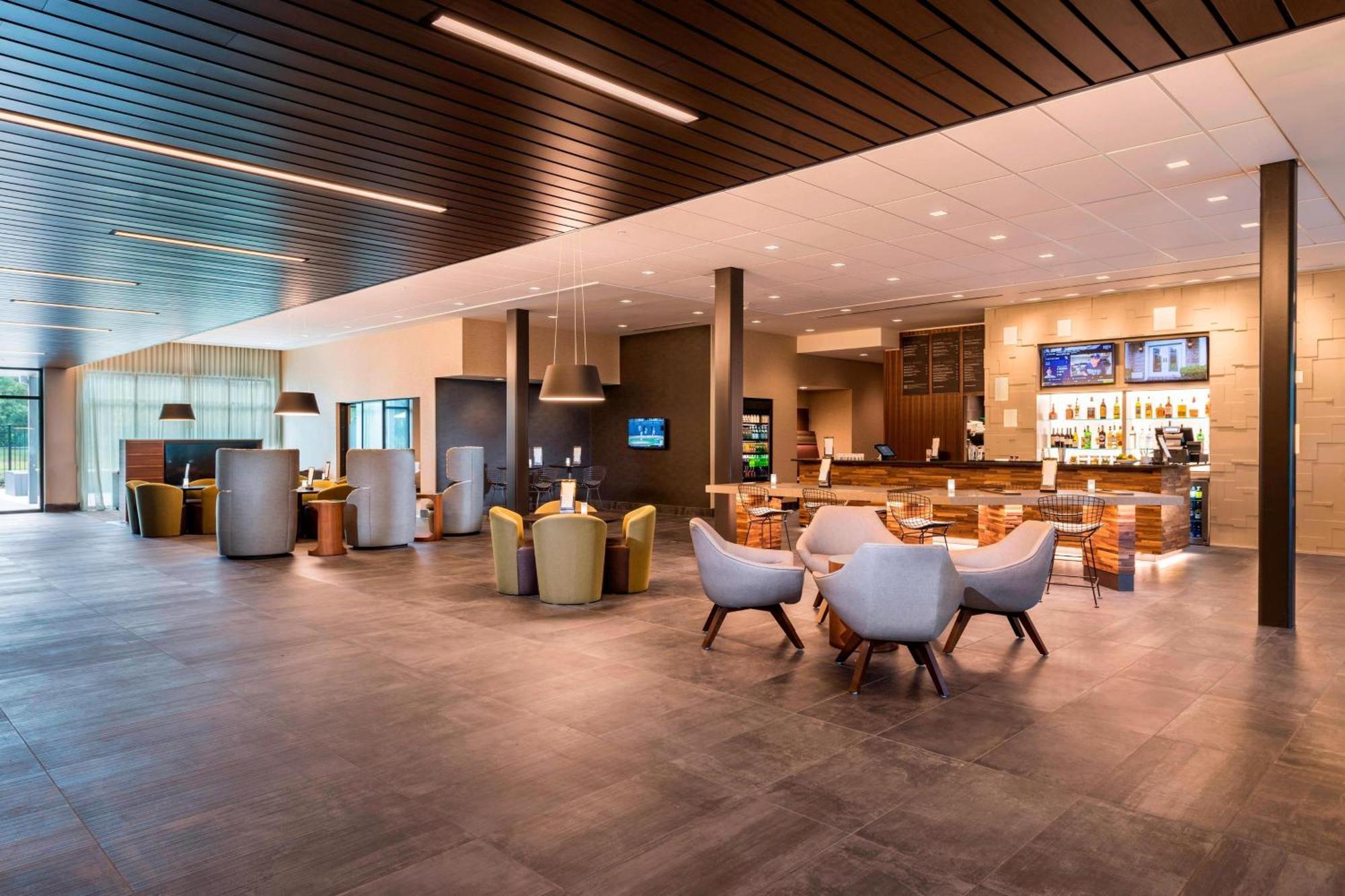 Отель Courtyard By Marriott Tampa Northwest/Veterans Expressway West Chase Экстерьер фото