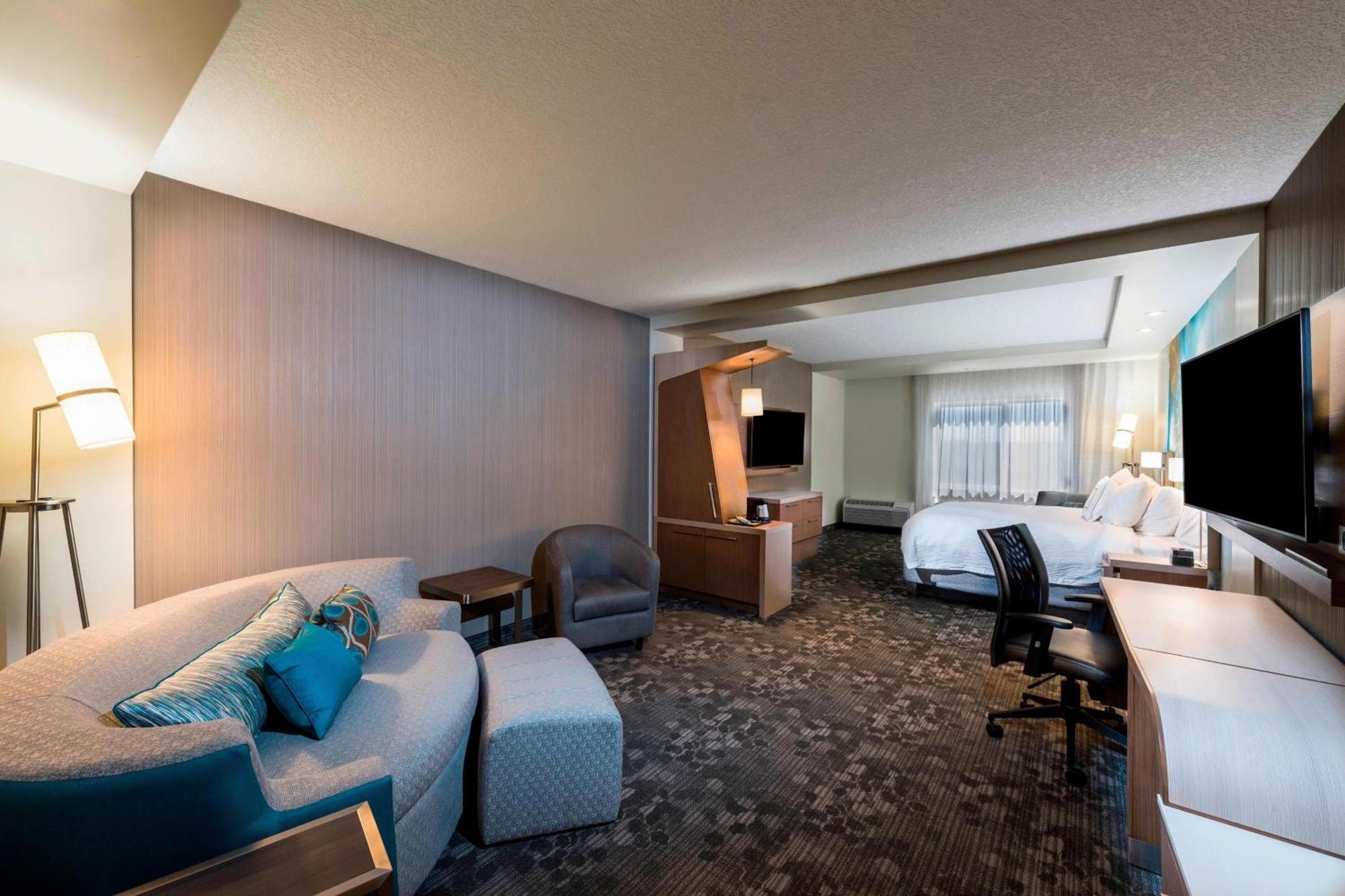 Отель Courtyard By Marriott Tampa Northwest/Veterans Expressway West Chase Экстерьер фото