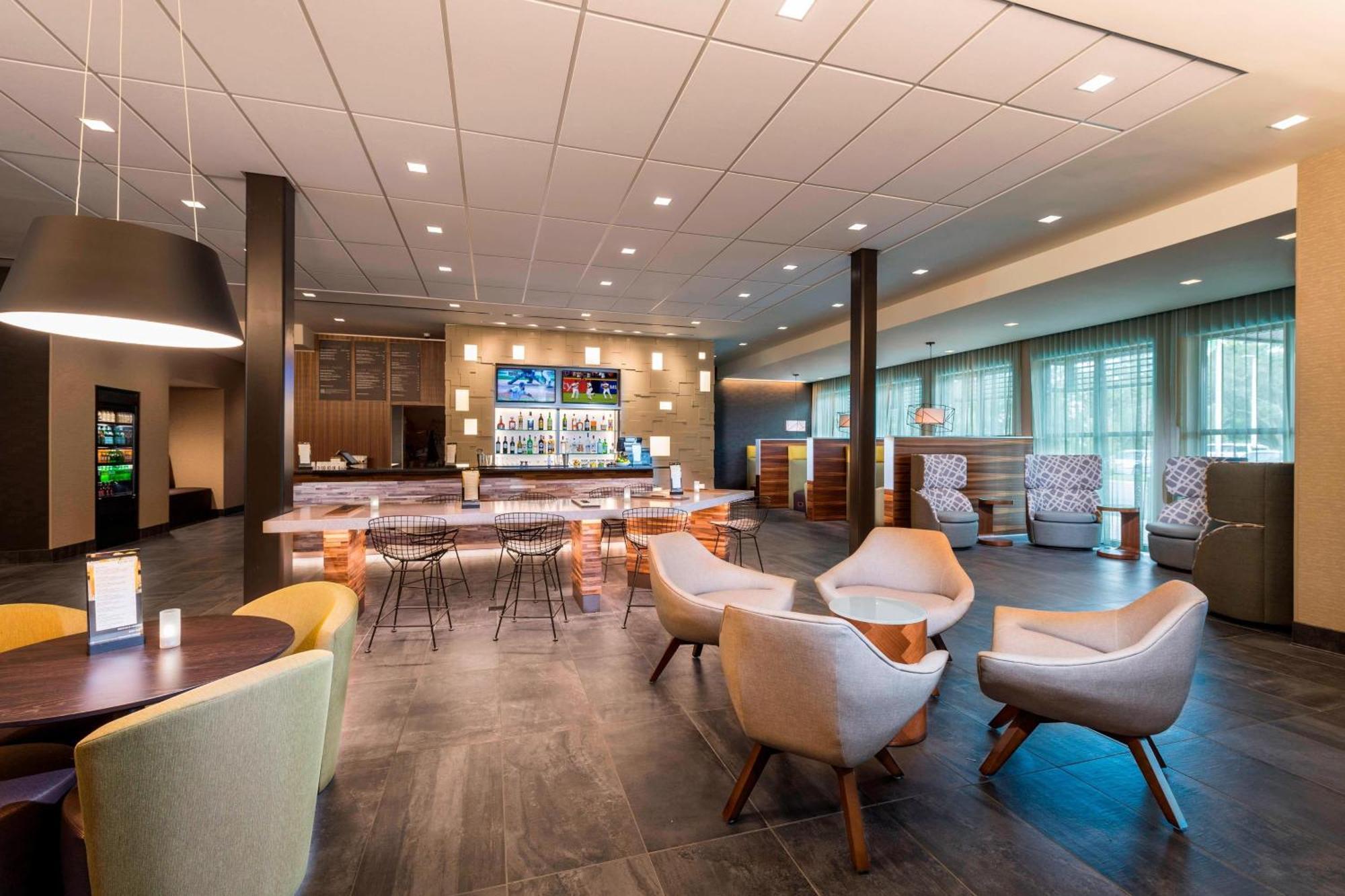 Отель Courtyard By Marriott Tampa Northwest/Veterans Expressway West Chase Экстерьер фото